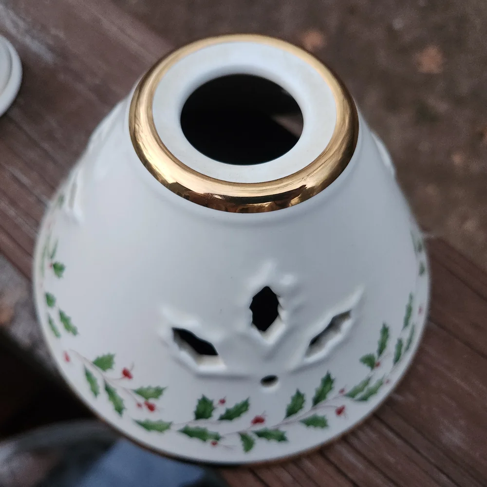 Lenox Holiday Candle Lamp W/ Holly & Berry Design 24K Gold Trim IN ORIGINAL BOX